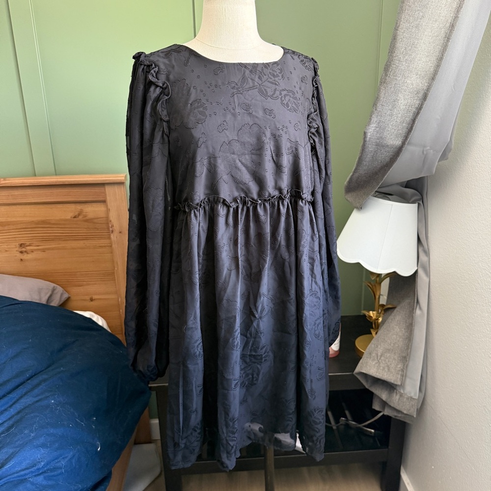 NWT Francesca’s Black Floral Dress